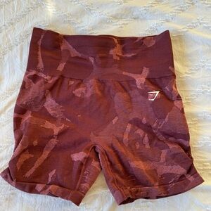 Adapt Seemless GYMSHARK burgundy Shorts